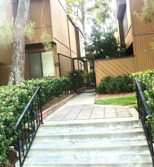 91 Arlington Dr #13 — Photo 2