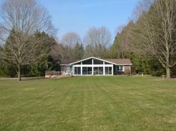 4113 E Bowser Rd, Syracuse, IN 46567