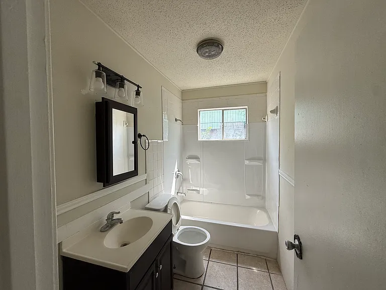 703 Hereford Dr — Photo 9