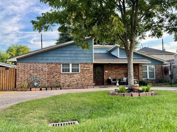 11039 Pine Cone Ln, Houston, TX 77041