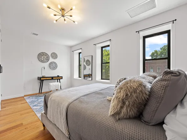 537 Halsey Street image 21 of 38