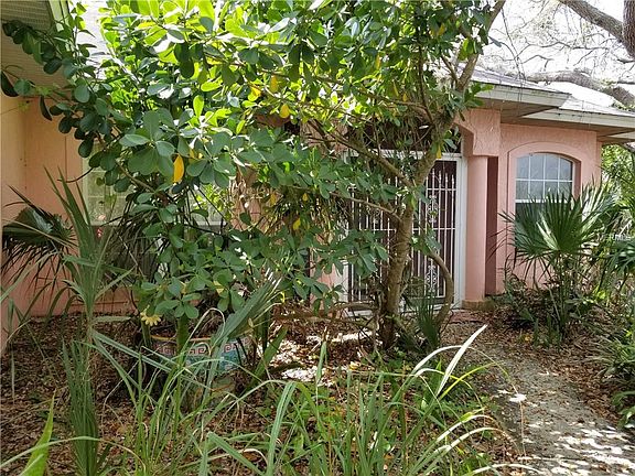 2nd image of 702 Rotonda Cir