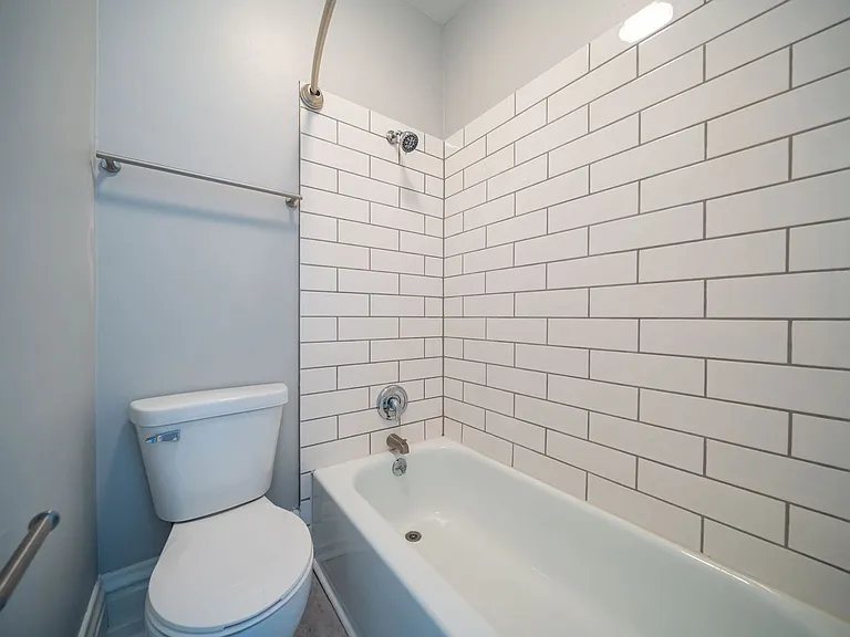 952 Delaware Ave — Photo 7