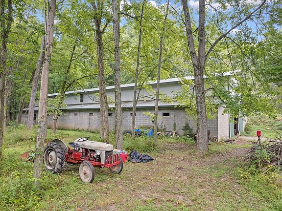 5th image of 2410 Half Hill Rd
