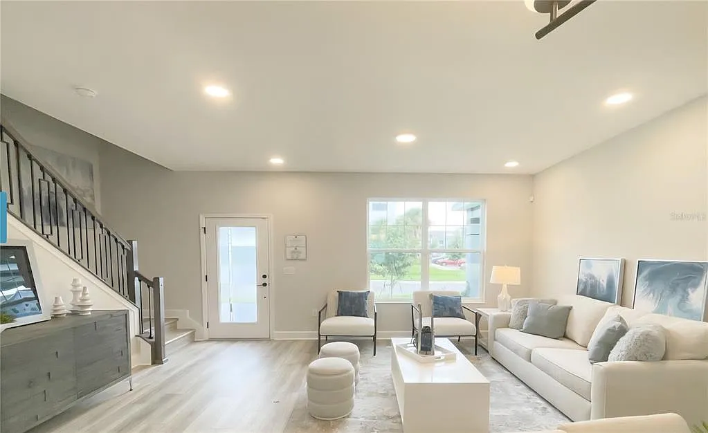 3 bed, 2.5 bath, 1688 sqft, $2,875 — Photo 4