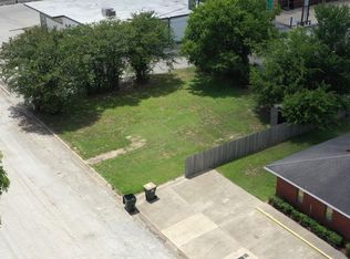 211 4th St, Sealy, TX 77474