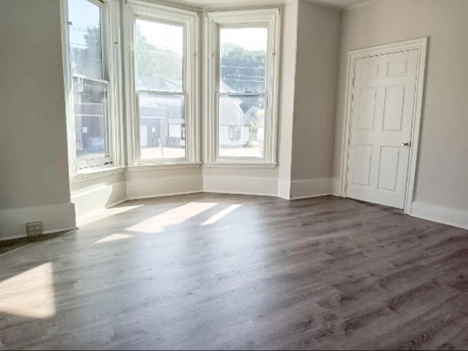 2 bed, 1200 sqft, $2,100 — Photo 4