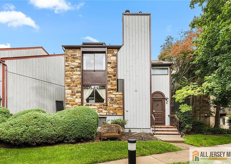 1st image of 84 Diamond Ln