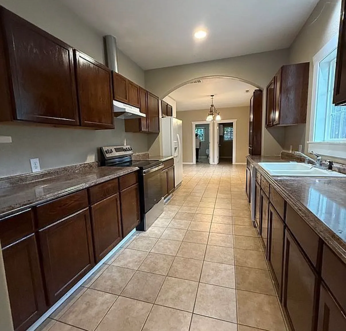1021 Park Ave — Photo 3