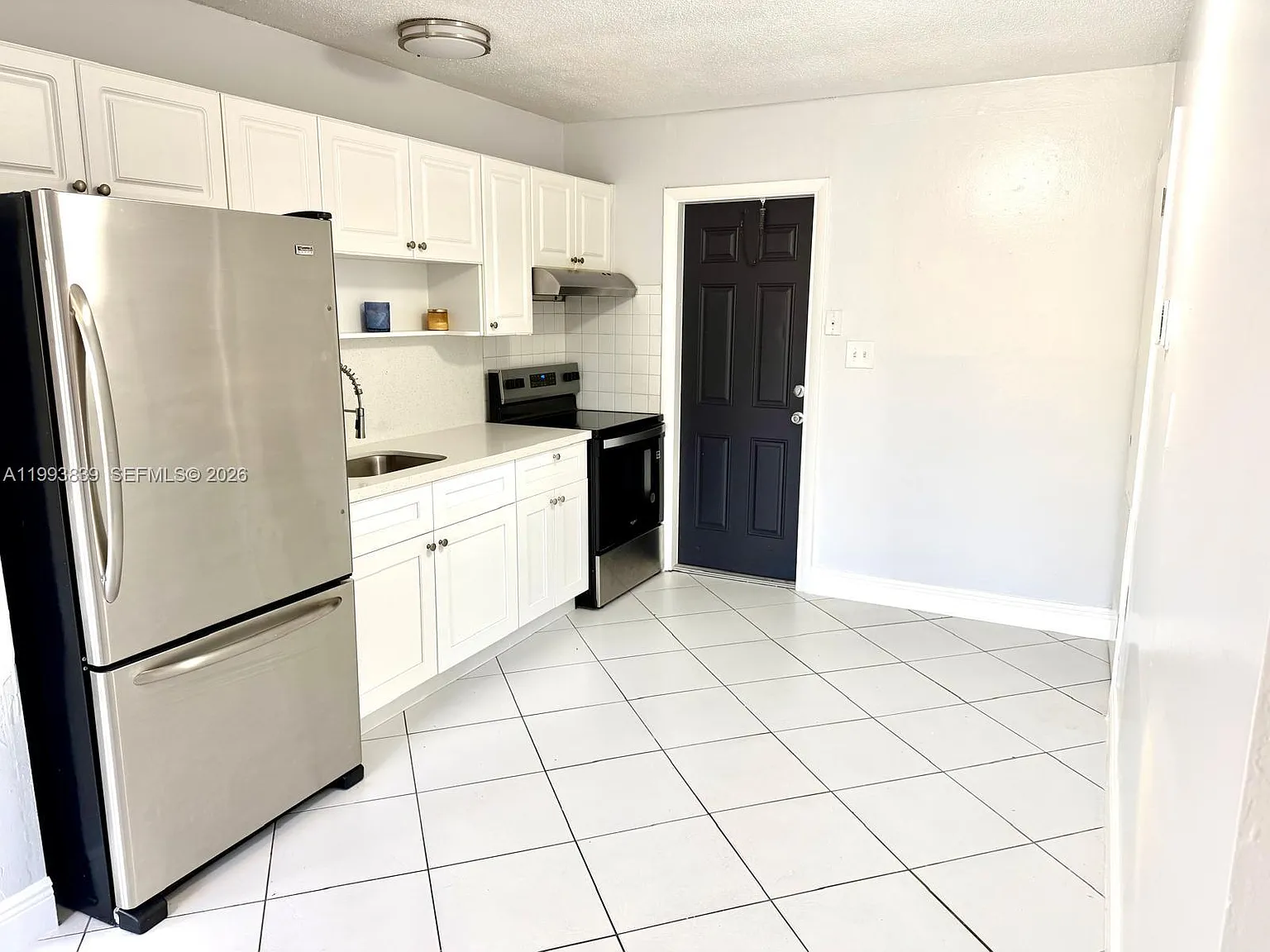 2 bed, 1.0 bath, 970 sqft, $2,300 — Photo 3