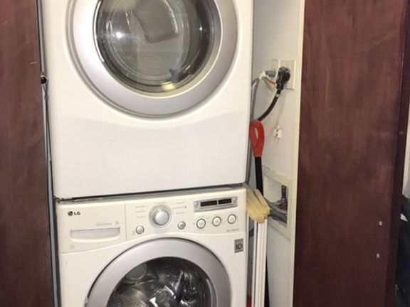 3rd image of 3608 Ditmars Blvd #2