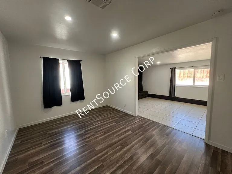 222 E Virginia Way — Photo 22