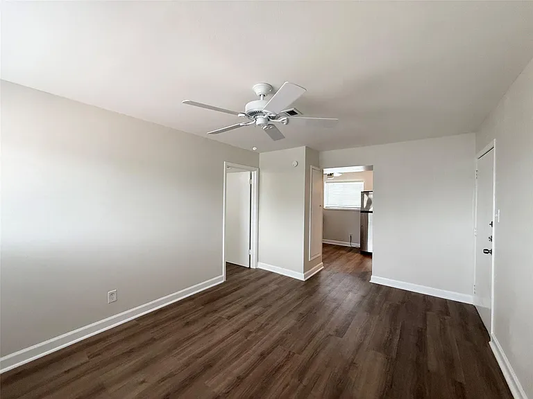 1141 N Durham Dr #15 — Photo 10