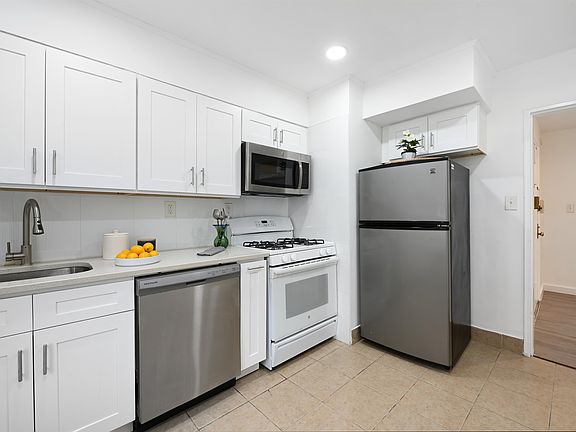 5th image of 40 Glenwood Ave APT 3H