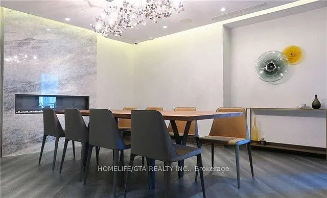 255 Village Green Sq #707 — Photo 19