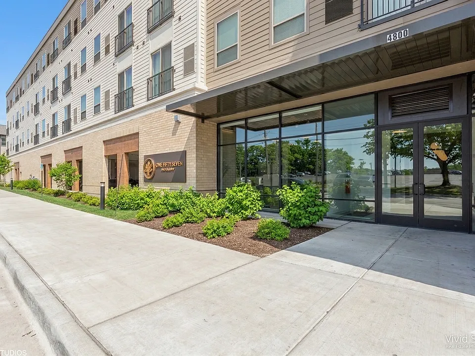 One Fifty Seven Oak Forest