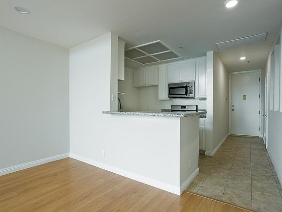 5th image of 4560 Coldwater Canyon Ave