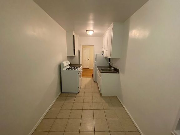 4th image of 86-10 Whitney Ave #66