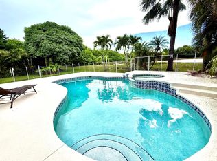 541 NW Pine Sap Pl, Jensen Beach, FL 34957