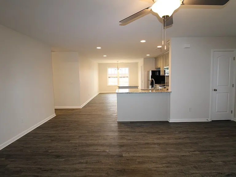 578 Brushwood Dr — Photo 2