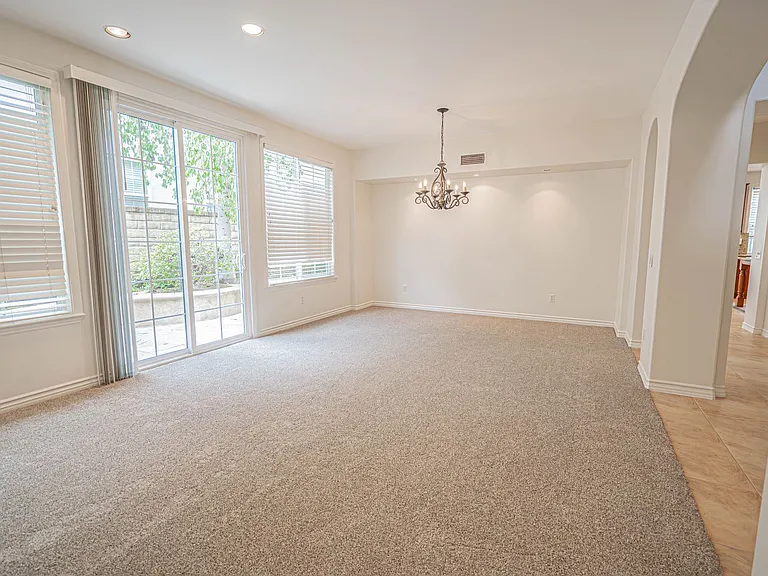 26149 W Shadow Rock Ln — Photo 5