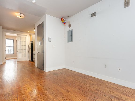 5th image of 102 Rogers Ave APT 2
