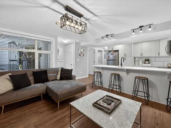 2815 S 17th St SW #3, Calgary, AB T2T 6T5