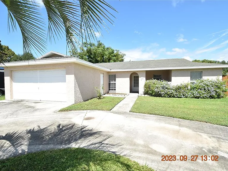 604 Southwood Cv — Photo 1