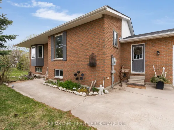 220 Morgan Rd, Wasaga Beach, ON L9Z 1N4