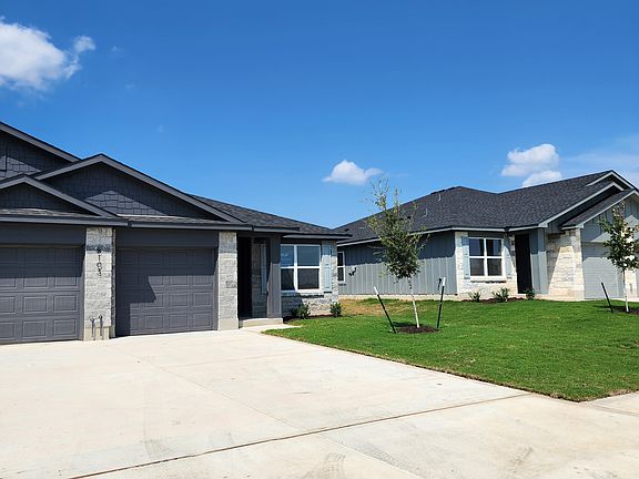 3rd image of 6301 Twistleaf Ln