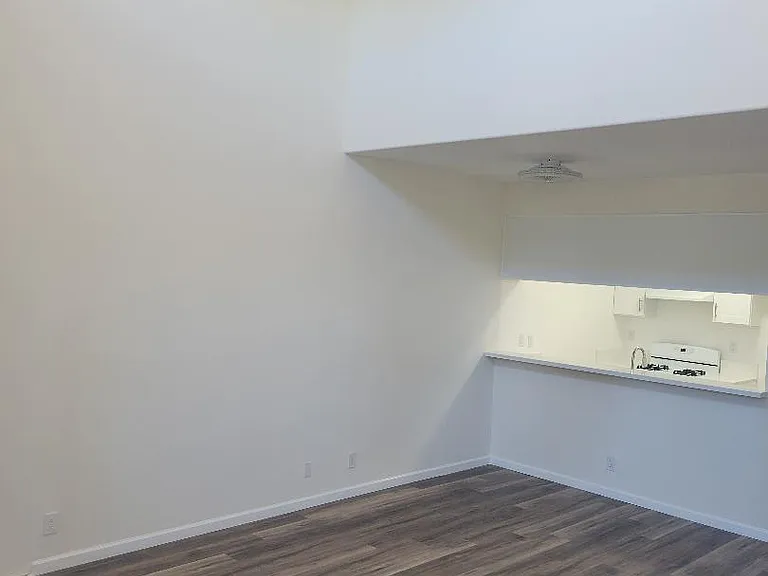 11027 Aqua Vista St #4 — Photo 6