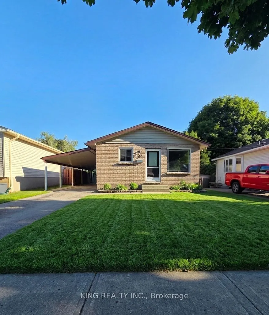 4 bed, $2,900 — Photo 1