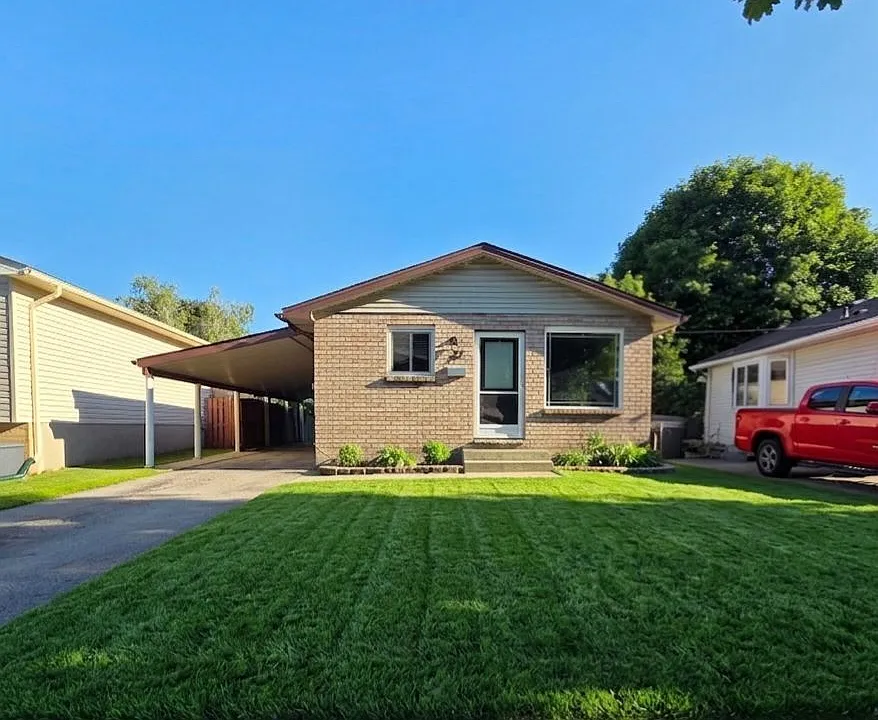 287 Portsmouth Cres E