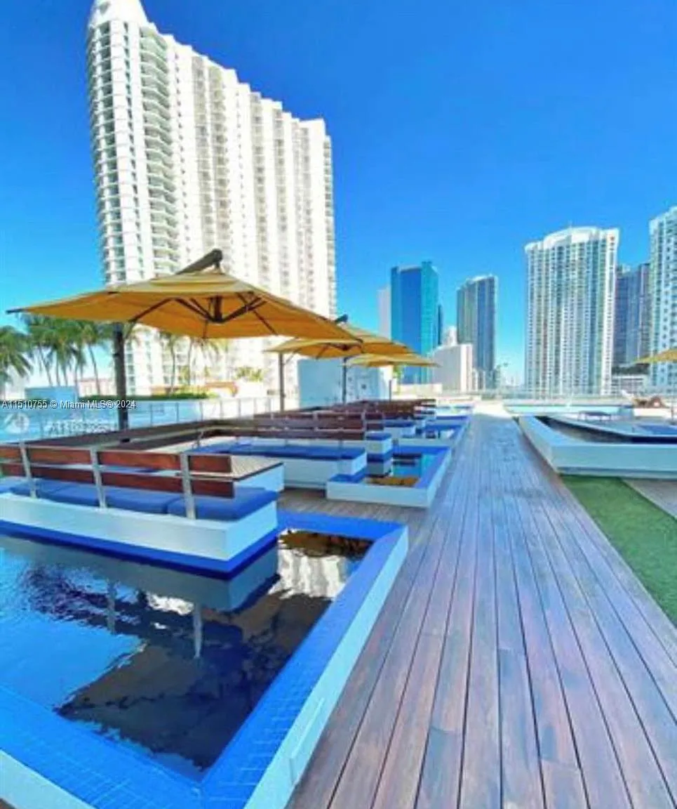 1 bed, 764 sqft, $2,800 — Photo 3