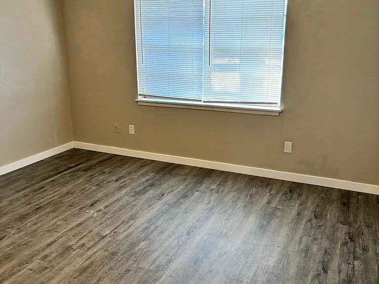 4625 Grinnell St — Photo 17