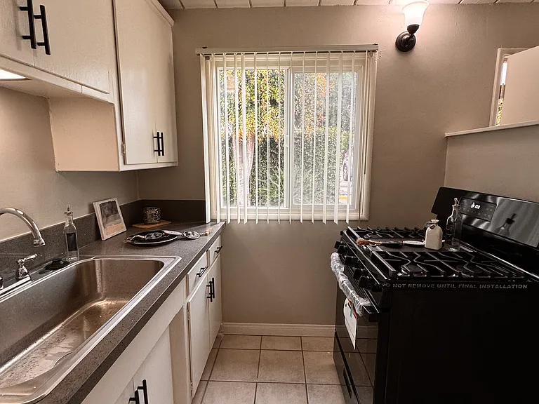 1214 Boynton St #15 — Photo 11