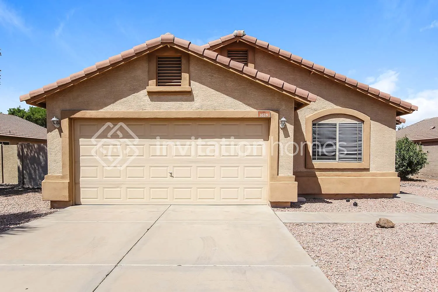 1628 W Minton St Phoenix, AZ 85041 — Photo 1
