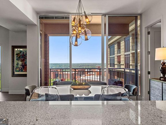 4th image of 1820 Peachtree Rd Unit 1709