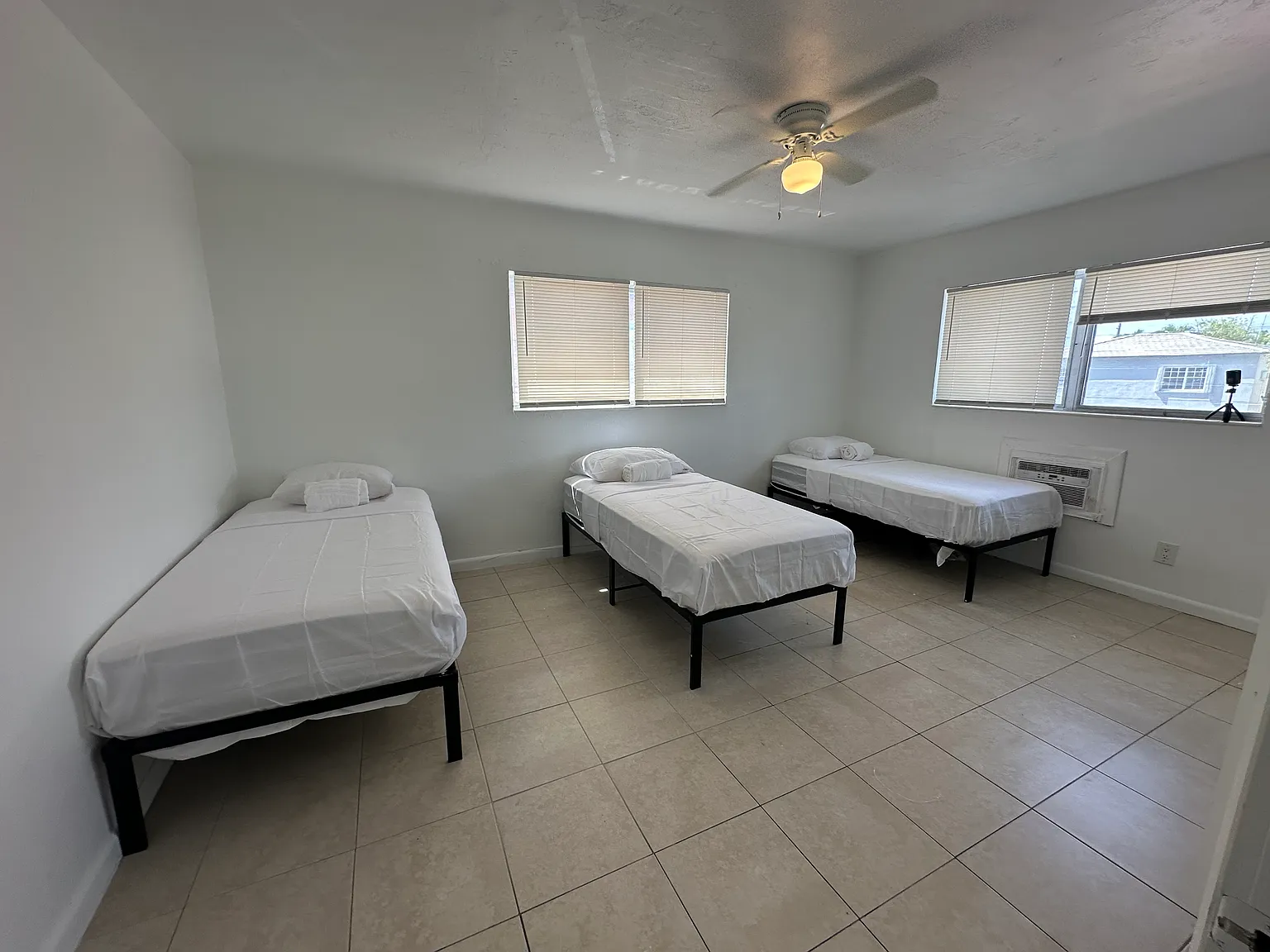 2 bed, 700 sqft, $750 — Photo 2