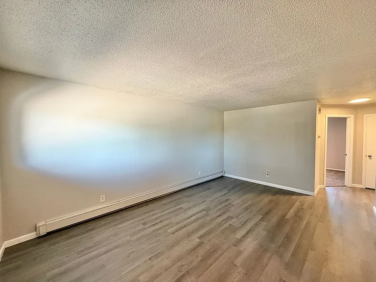 Landmark Apartments — Photo 13