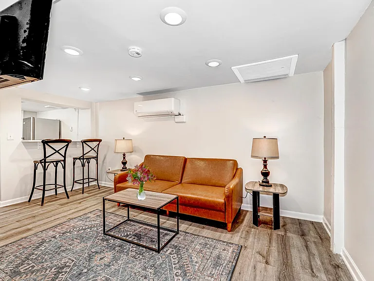Terrific entertaining space!!