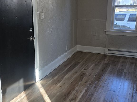 4th image of 1230 Auburn Ct #2