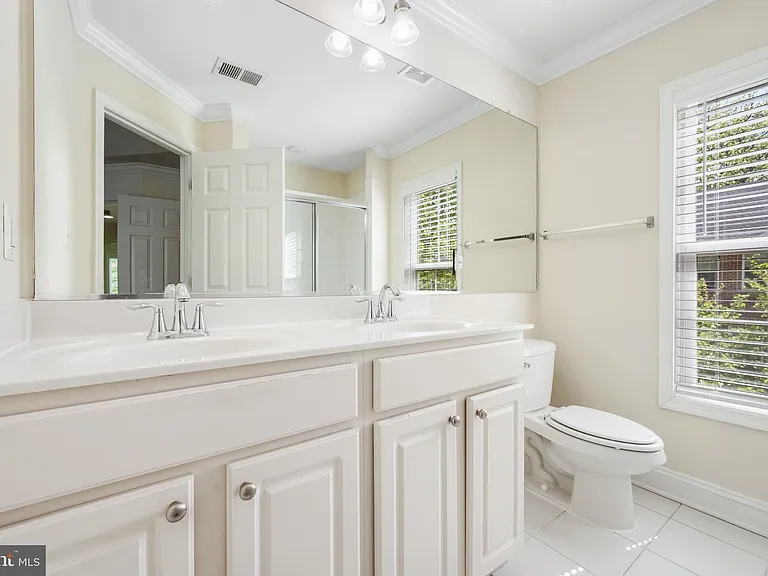 8341 Broderick Cir — Photo 22