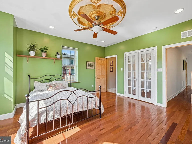 229 W Hansberry St — Photo 22