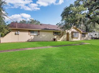 569 County Road 687, Angleton, TX 77515