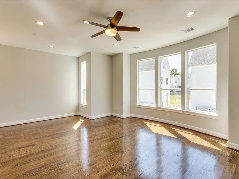 1815 Napa Creek Ln — Photo 1