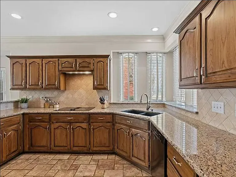 4208 Forbes Dr — Photo 22