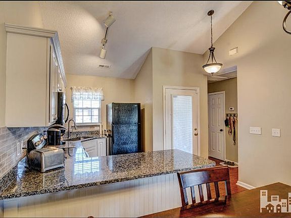 4th image of 3819 Merestone Dr