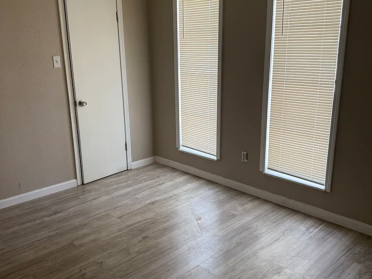 3656 Hemlock Ln — Photo 14