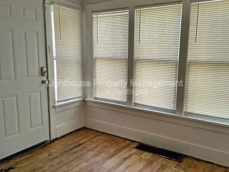 3040 Temple St — Photo 19